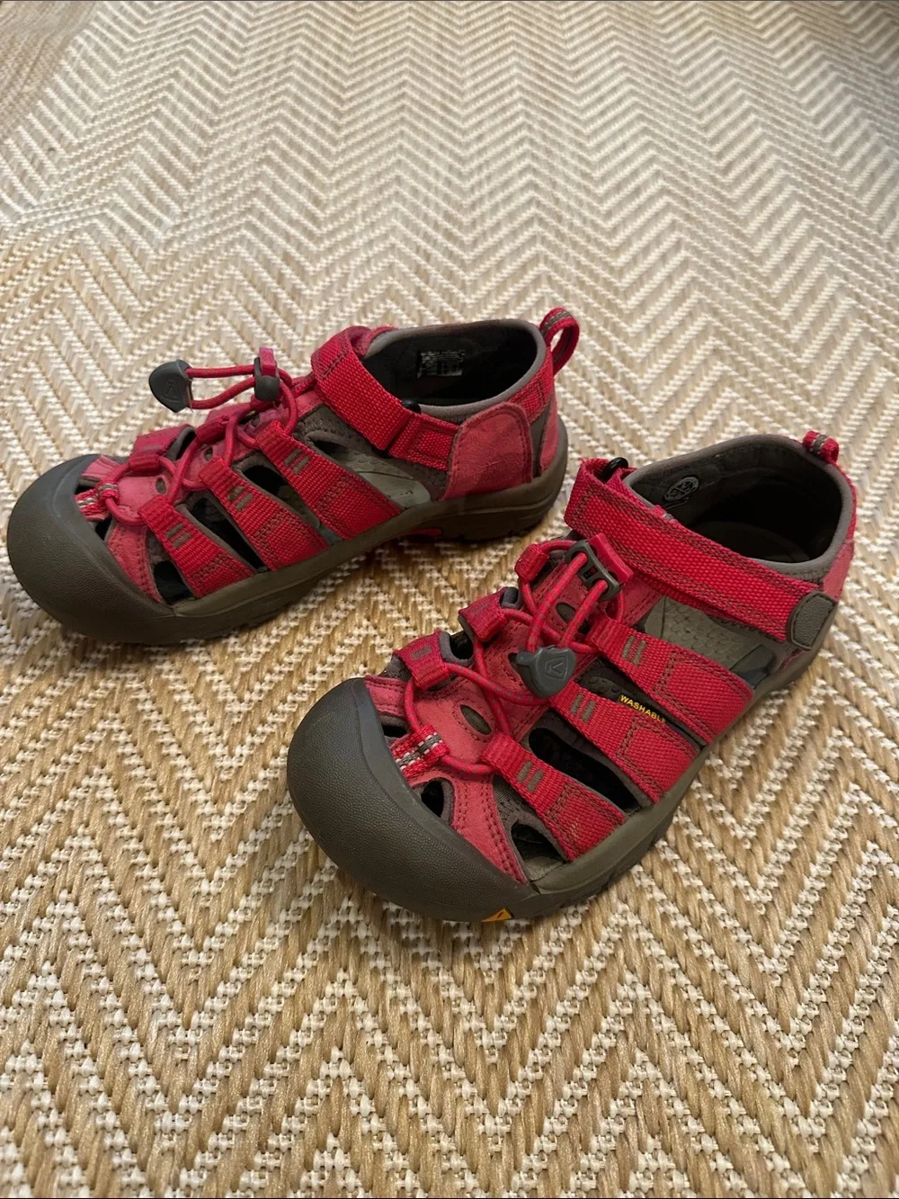 Keen youth Newport H2 sandal water sports size 2